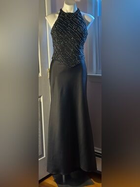 DESTINATION BY MON CHERI Beaded Halter Black Prom Gown Sz 8